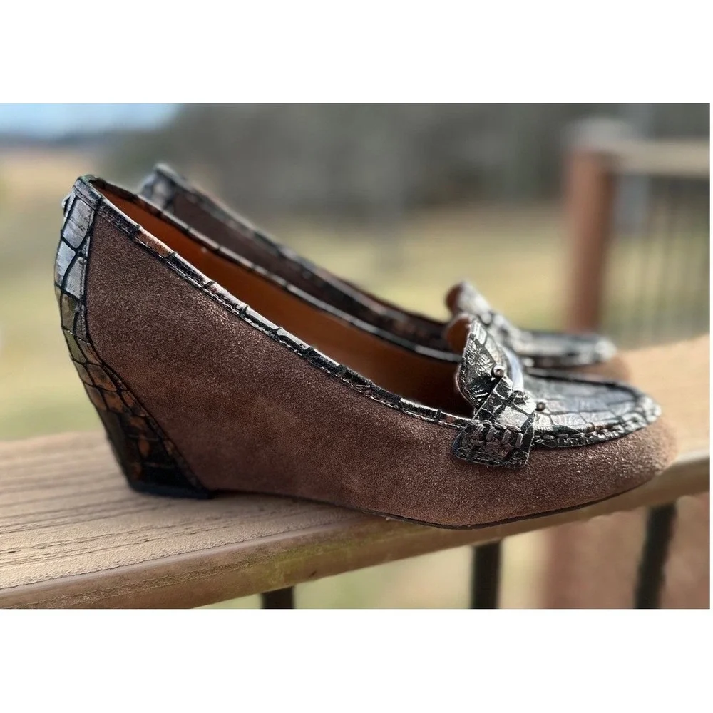 Donald J Pliner Neny Espress Bronze Suede Croc Embossed Wedge Pumps 7.5M